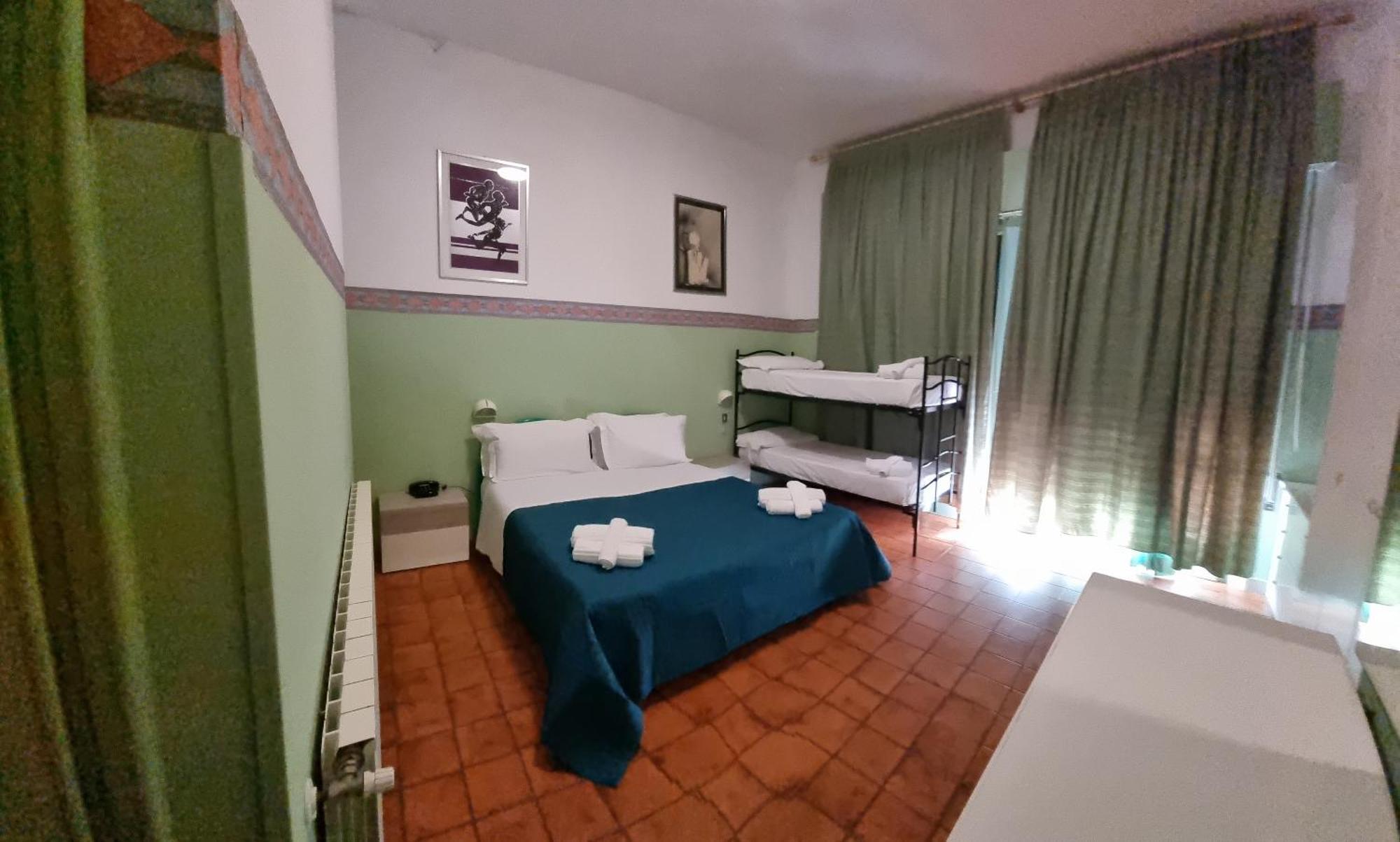 Hotel K2 Cervia 3 Stelle Sup Exterior foto