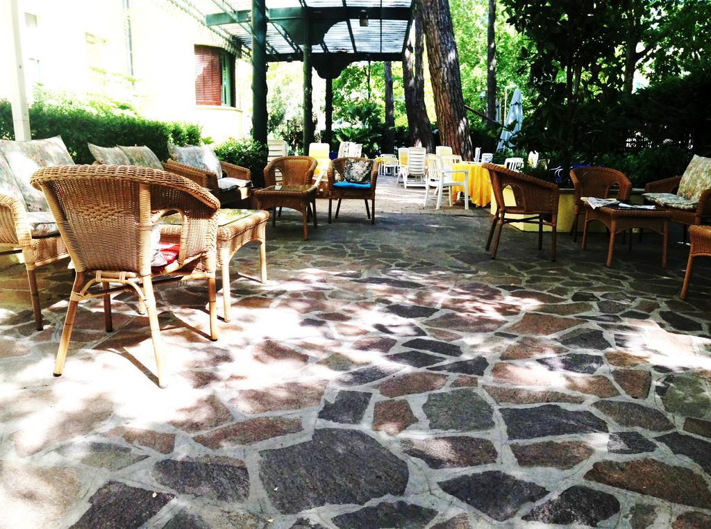 Hotel K2 Cervia 3 Stelle Sup Exterior foto