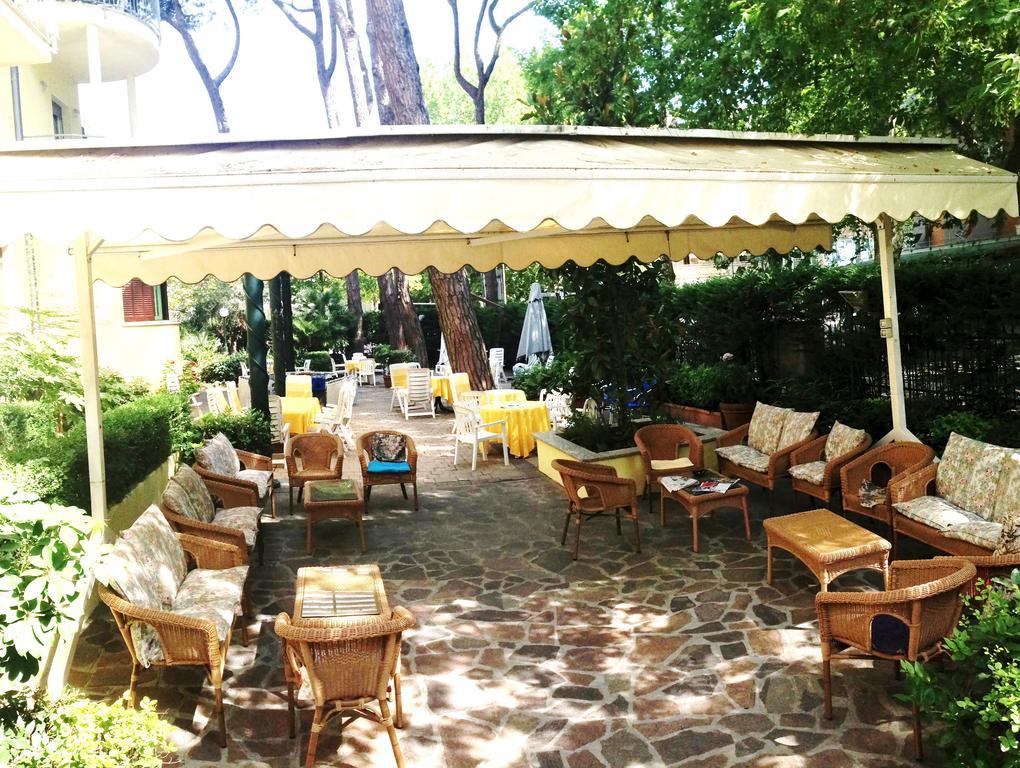 Hotel K2 Cervia 3 Stelle Sup Exterior foto