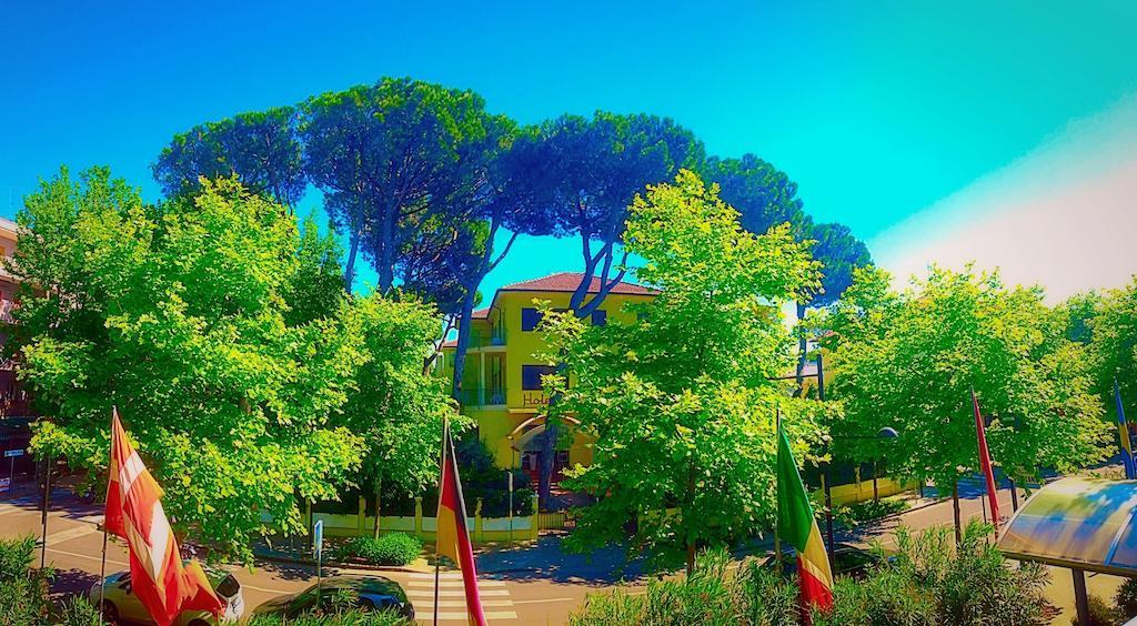 Hotel K2 Cervia 3 Stelle Sup Exterior foto